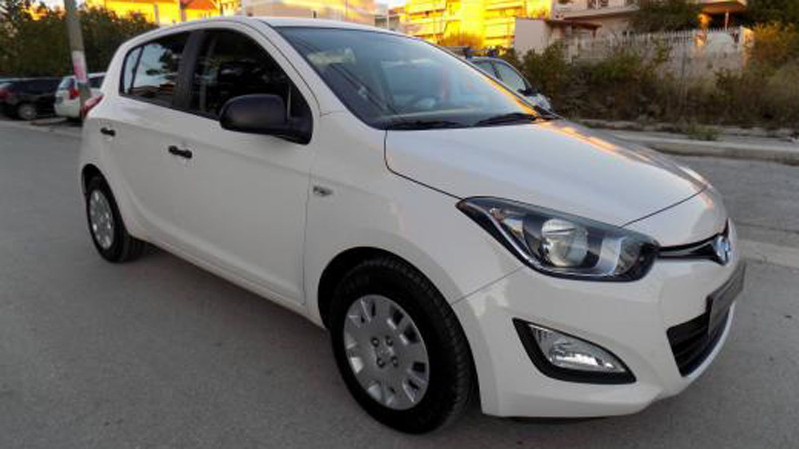 Αυτό το Hyundai i20 είναι πετρελαιοκίνητο και καλοεξοπλισμένο. 